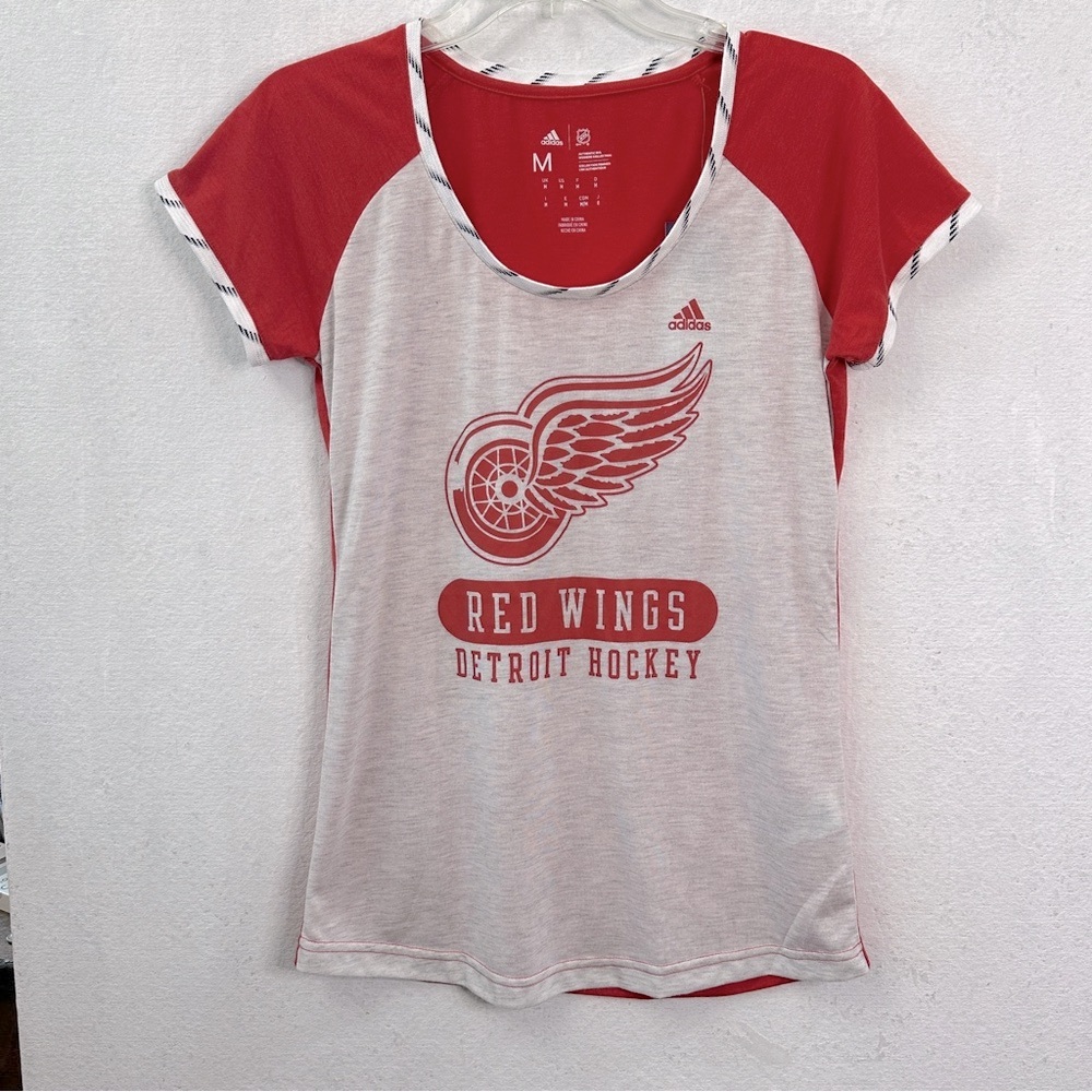 Adidas NHL Ladies Red Wings Detroit Hockey T-shirt Red White Logo Size Medium‎